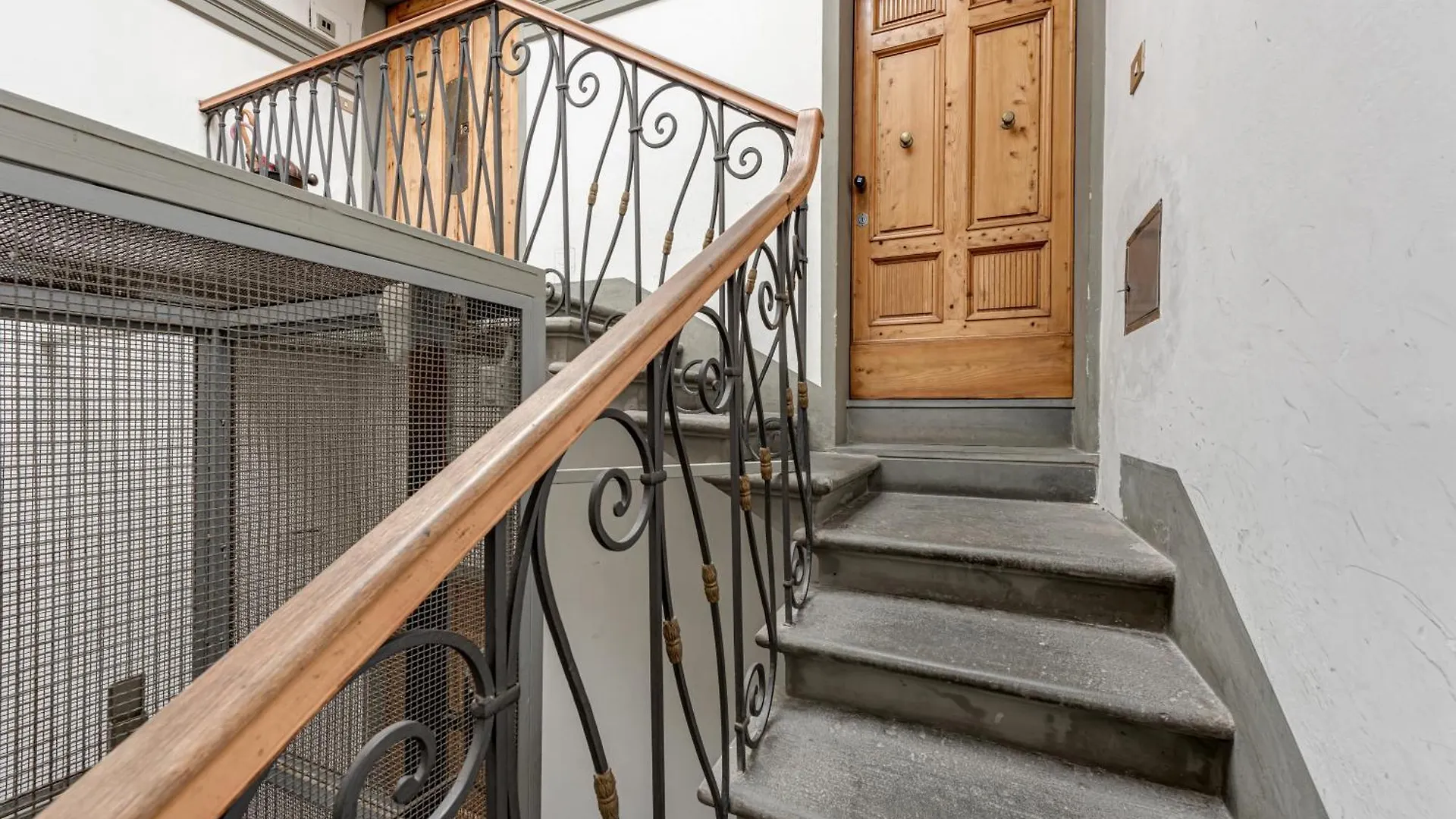 Calzaiuoli 10 - Boutique Apartment Florens 0*,